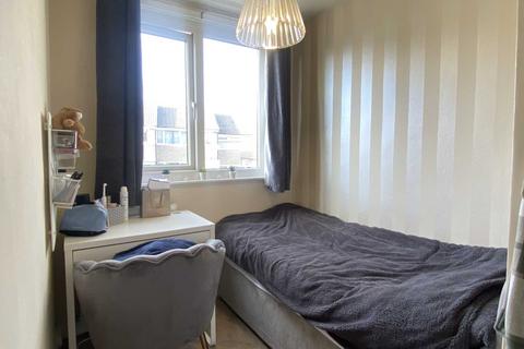 58 Cornish Way, Royton, Oldham, OL2 6JY