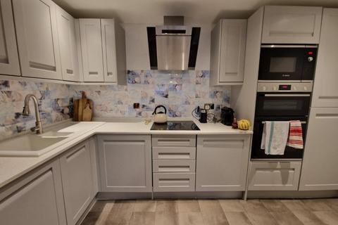 2 bedroom flat for sale - Willow Grange, 68 Oakdale Road, Dorset