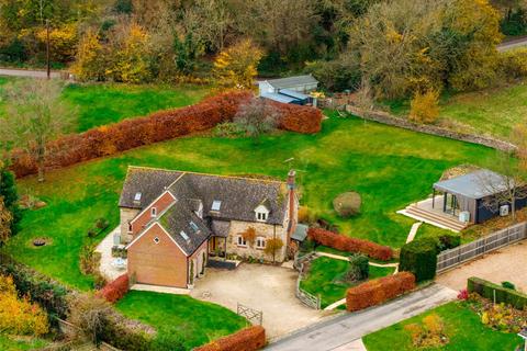 5 bedroom detached house for sale, Wappenham Road, Helmdon, Brackley, Northamptonshire, NN13