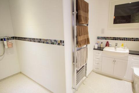 Joneve Broadclyst Road, Whimple, Exeter, EX5 2TT