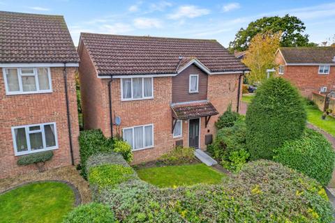 4 bedroom detached house for sale - Chive Road, Earley
