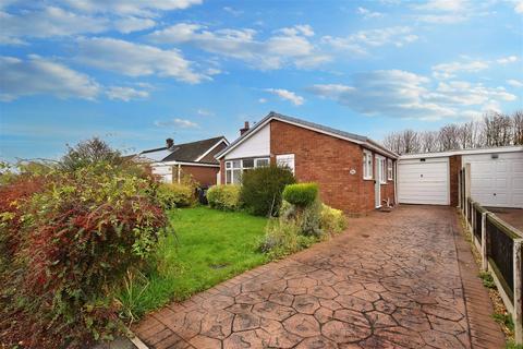 2 bedroom detached bungalow for sale - Malpas Road, Runcorn