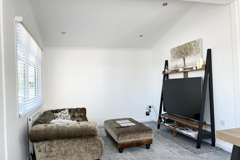 2 bedroom park home for sale - Strensall York