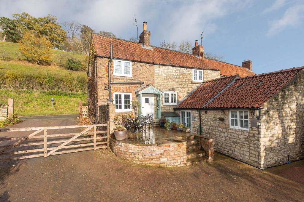Stonegrave, Near Helmsley YO62 2 bed semidetached house £299,950