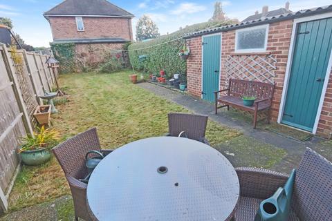 3 bedroom semi-detached house for sale, Waddington Avenue, Coulsdon