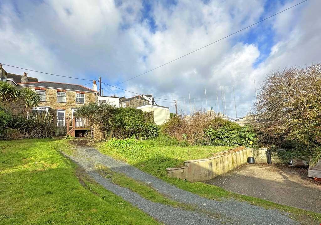 Cliff Road, Perranporth, Cornwall 4 bed terraced house for sale £500,000