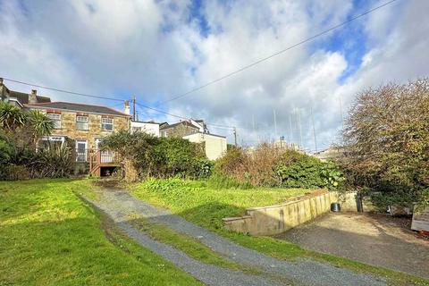 4 bedroom terraced house for sale, Cliff Road, Perranporth, Cornwall