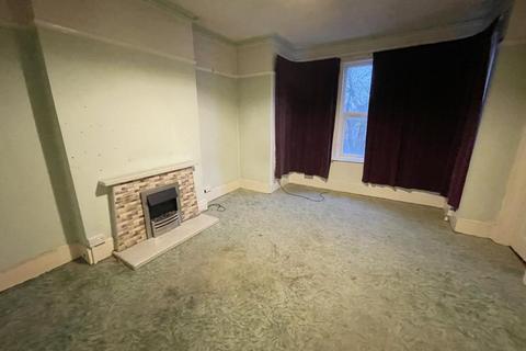 2 bedroom flat for sale - 104 & 104A Valkyrie Road, Westcliff-on-Sea, Essex