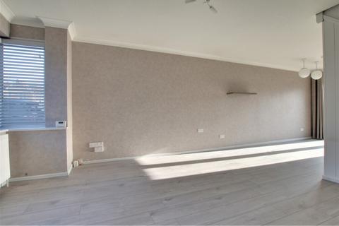 2 bedroom terraced house to rent, Mayfly Close, Chatteris