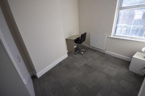 1 bedroom in a flat share to rent, Corporation Street, Stoke-on-Trent