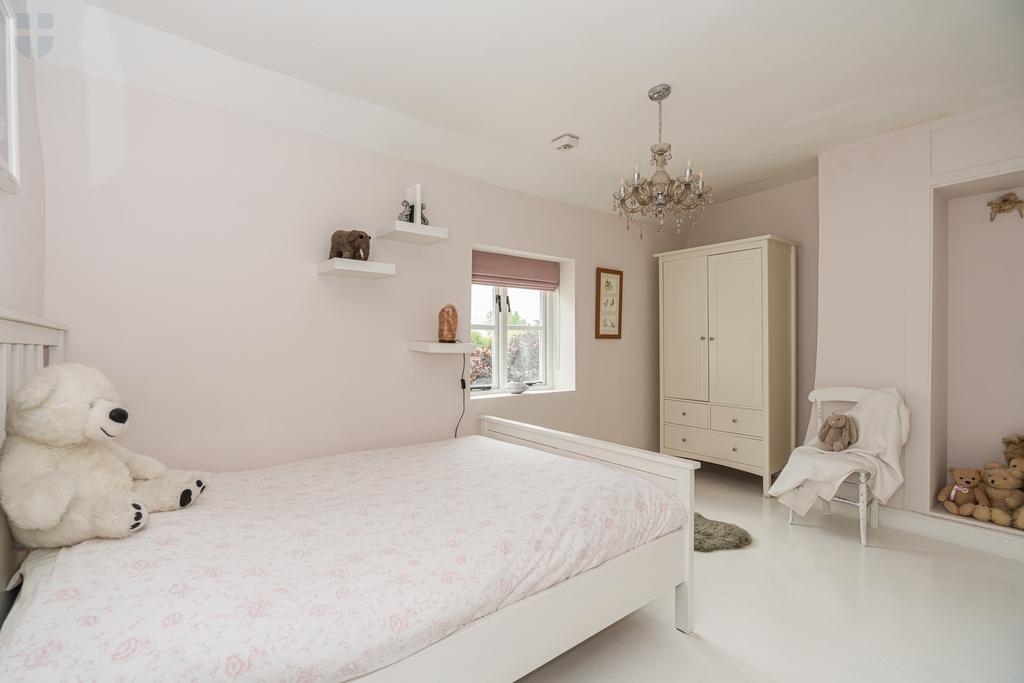 11 - Bedroom2