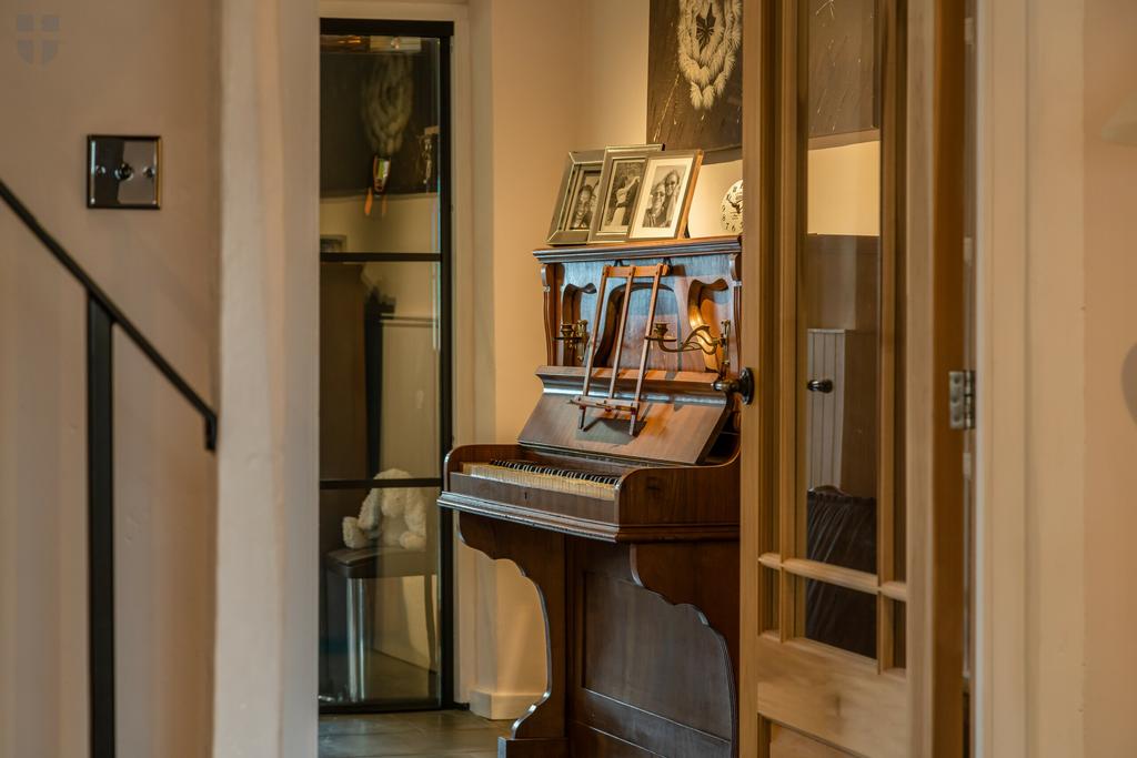 3 - Piano