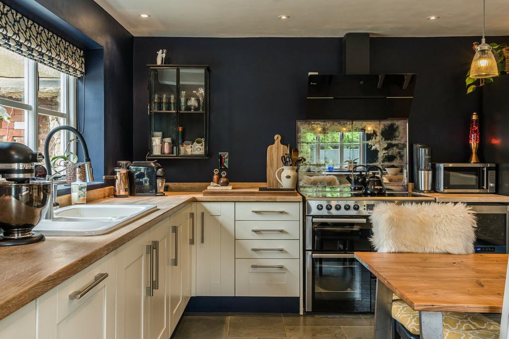 4 - Kitchen