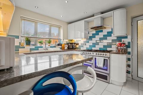 4 bedroom detached house for sale - Carlton Colville
