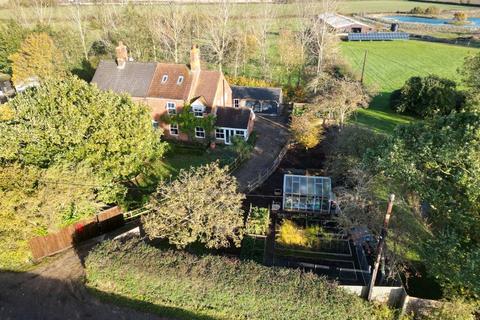 4 bedroom semi-detached house for sale, West End, Beccles