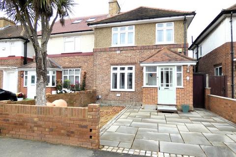 51 Burns Avenue, Feltham, TW14 9LZ