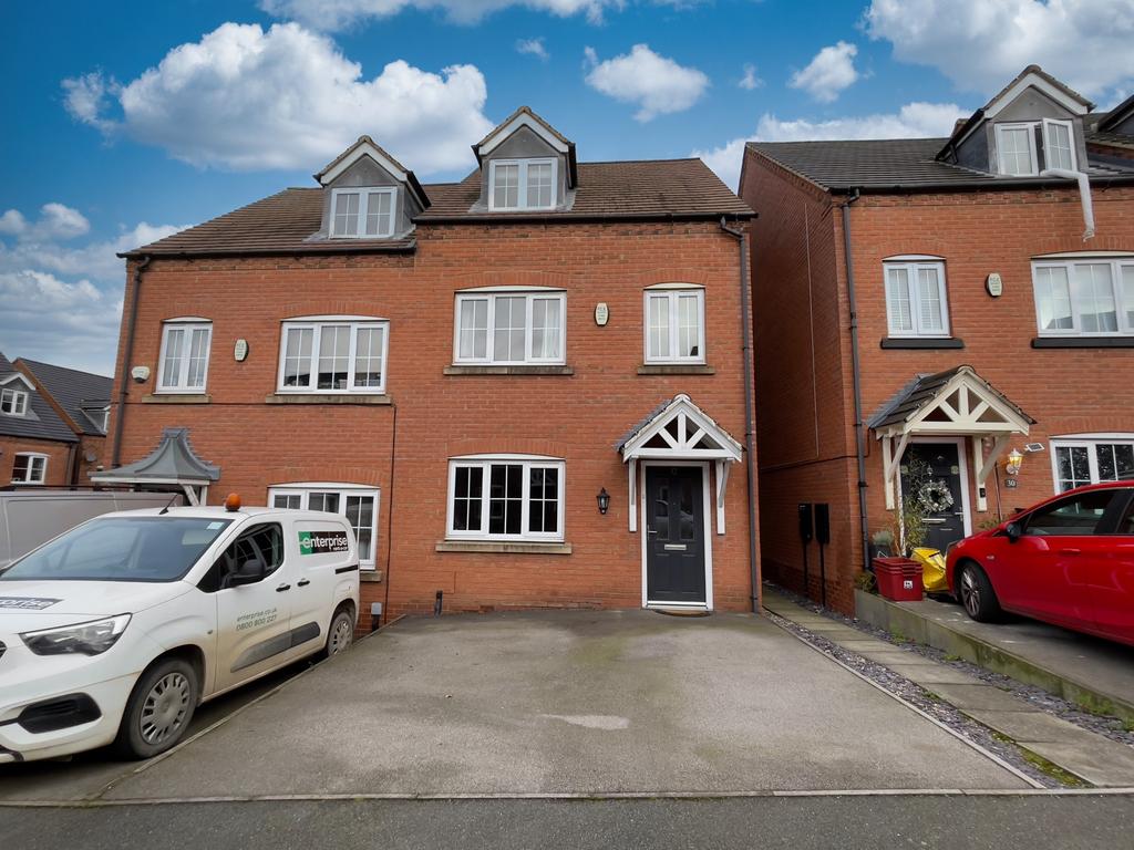 Lakeshore Crescent, Whitwick, LE67 4 bed semidetached house for sale