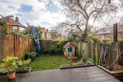 3 bedroom semi-detached house to rent, Creighton Avenue, Muswell Hill ,East Finchley, London