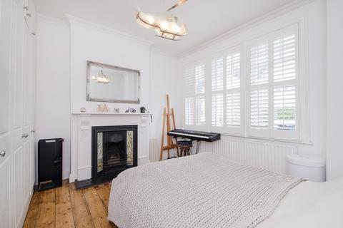 3 bedroom semi-detached house to rent, Creighton Avenue, Muswell Hill ,East Finchley, London