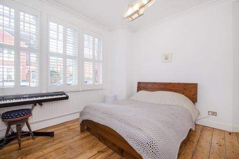 3 bedroom semi-detached house to rent, Creighton Avenue, Muswell Hill ,East Finchley, London