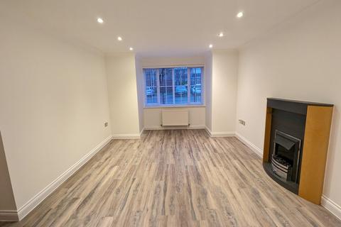 2 bedroom apartment to rent, Weldon Road, Altrincham