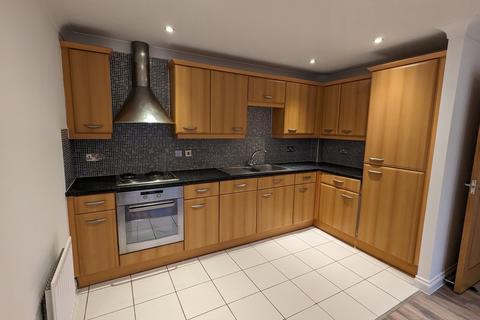 2 bedroom apartment to rent, Weldon Road, Altrincham