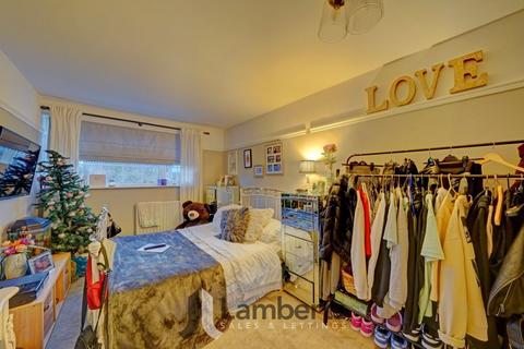 82 Eldorado Close, Studley, B80 7LB