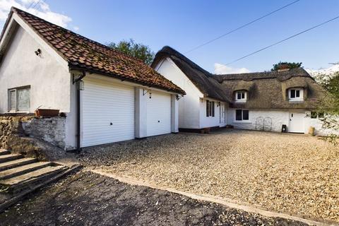 3 bedroom cottage to rent, The Thatch, Station Road, South Willingham