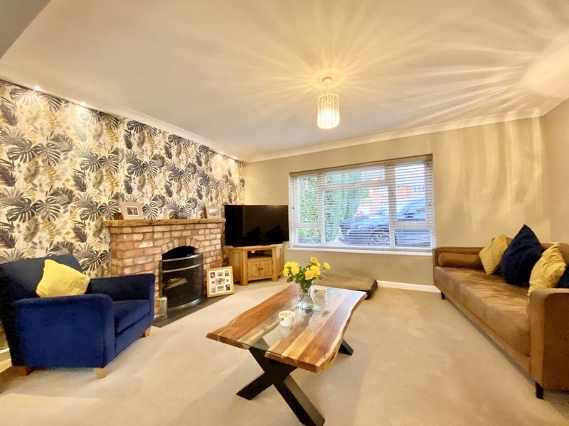 Heath Croft Road, Four Oaks, Sutton Coldfield. B75 6RN 5 bed detached