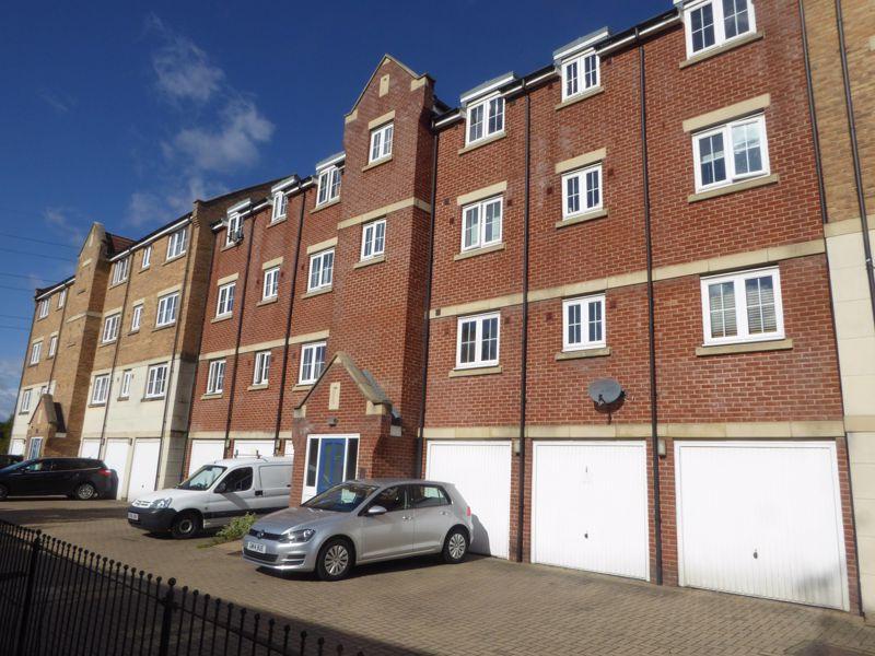 Luton Road, Dunstable 2 bed apartment for sale £200,000