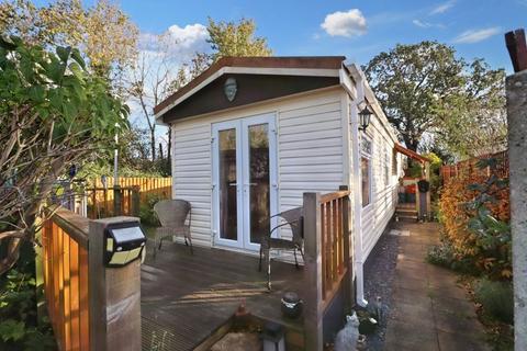 2 bedroom lodge for sale, Frating Park  Frating, CO7