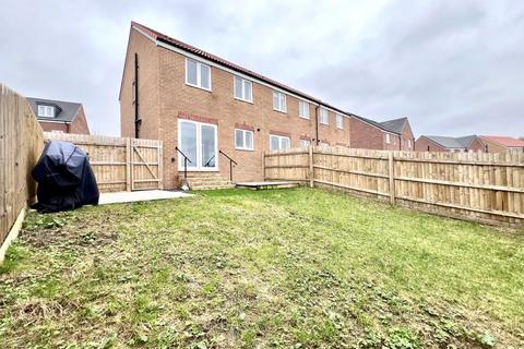 3 bedroom end of terrace house for sale, Lawrence Drive, Calne SN11