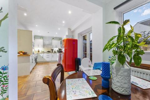 52 Victoria Avenue, Wallington, SM6 7JS