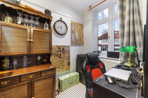 52 Victoria Avenue, Wallington, SM6 7JS