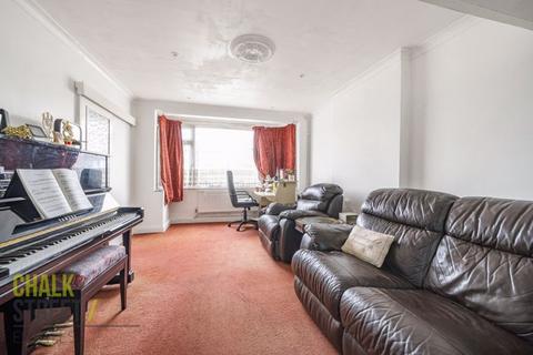280 Collier Row Lane, Romford, RM5 3NL