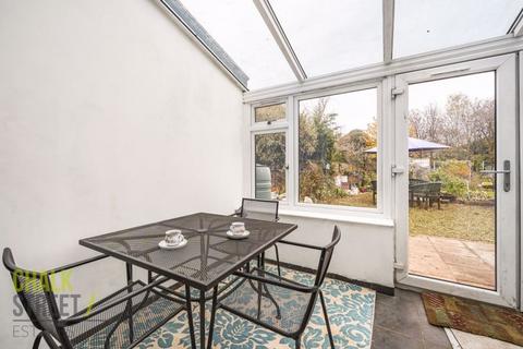 280 Collier Row Lane, Romford, RM5 3NL