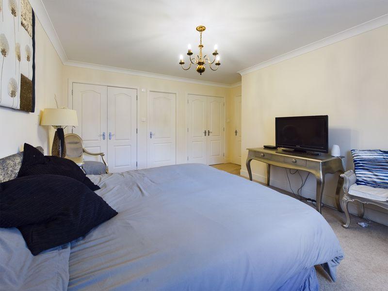 Main Ensuite