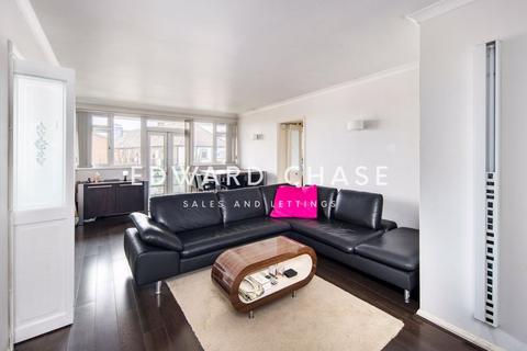 2 bedroom apartment to rent, Courtney Towers, Newbury Park, IG2