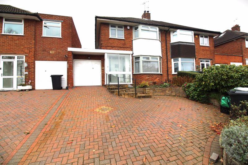 Manor Abbey Road, Halesowen B62 3 bed semidetached house £385,000