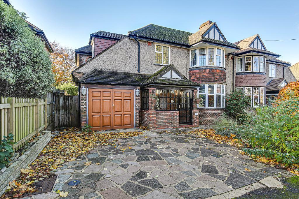 Arundel Avenue, Sanderstead, Surrey, CR2 8BJ 4 bed semidetached house for sale £750,000