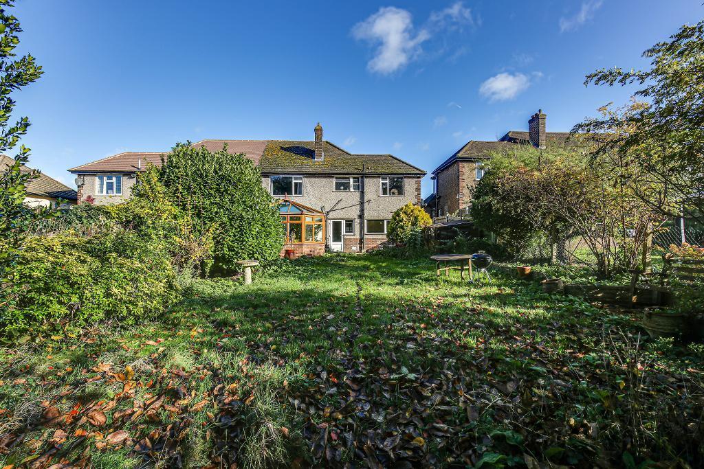 Arundel Avenue, Sanderstead, Surrey, CR2 8BJ 4 bed semidetached house