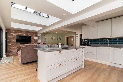 23 Beverley Road, Whyteleafe, CR3 0DW