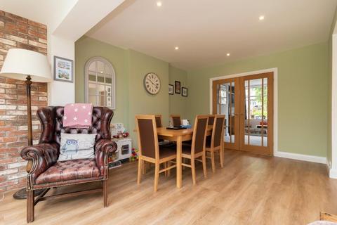 23 Beverley Road, Whyteleafe, CR3 0DW