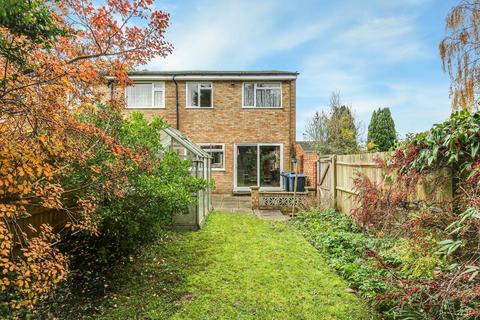 9 Peartree Close, South Croydon, CR2 9BR
