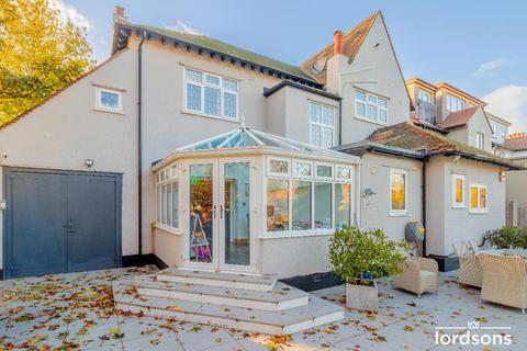 4 bedroom detached house for sale, Victoria Avenue, Southend- on- sea, Essex, SS2 6NB