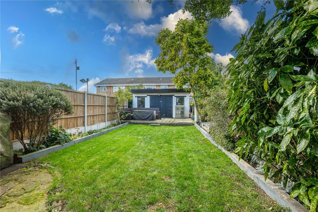 Shoebury Road, Great Wakering, SouthendonSea, Essex, SS3 3 bed