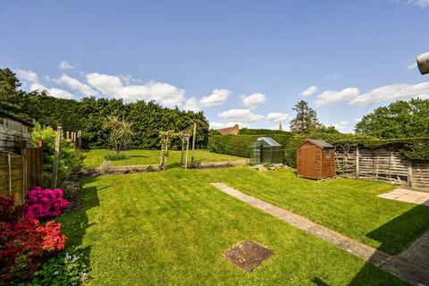 3 bedroom bungalow for sale - Grange Road, St. Michaels, Tenterden, Kent, TN30
