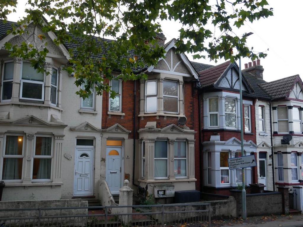 487 Canterbury Street, Gillingham, Kent 2 bed flat £1,000 pcm (£231 pw)
