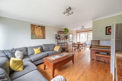 86 Heath View, London, N2 0QB