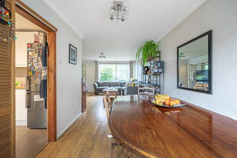 86 Heath View, London, N2 0QB